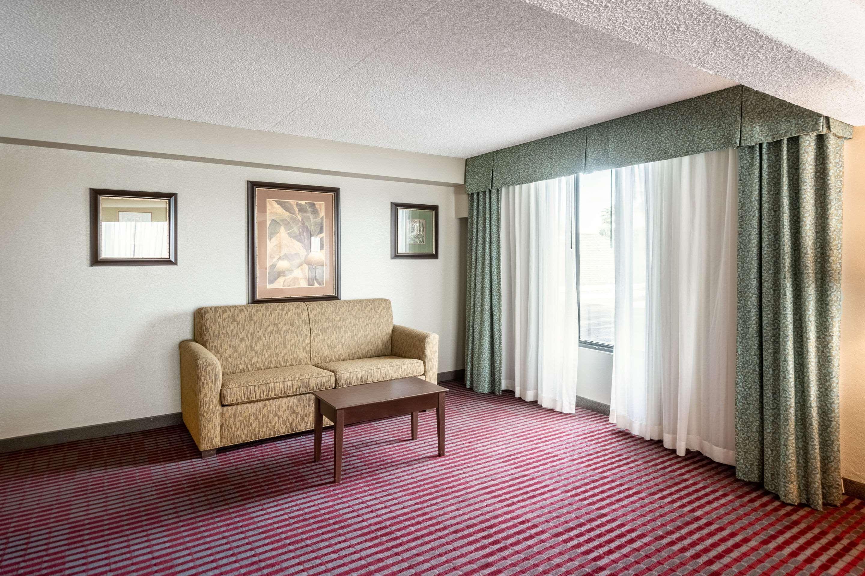 Lakeland Hotel Luaran gambar